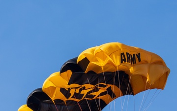 U.S. Army Golden Knights drop into 125th Army Navy Game