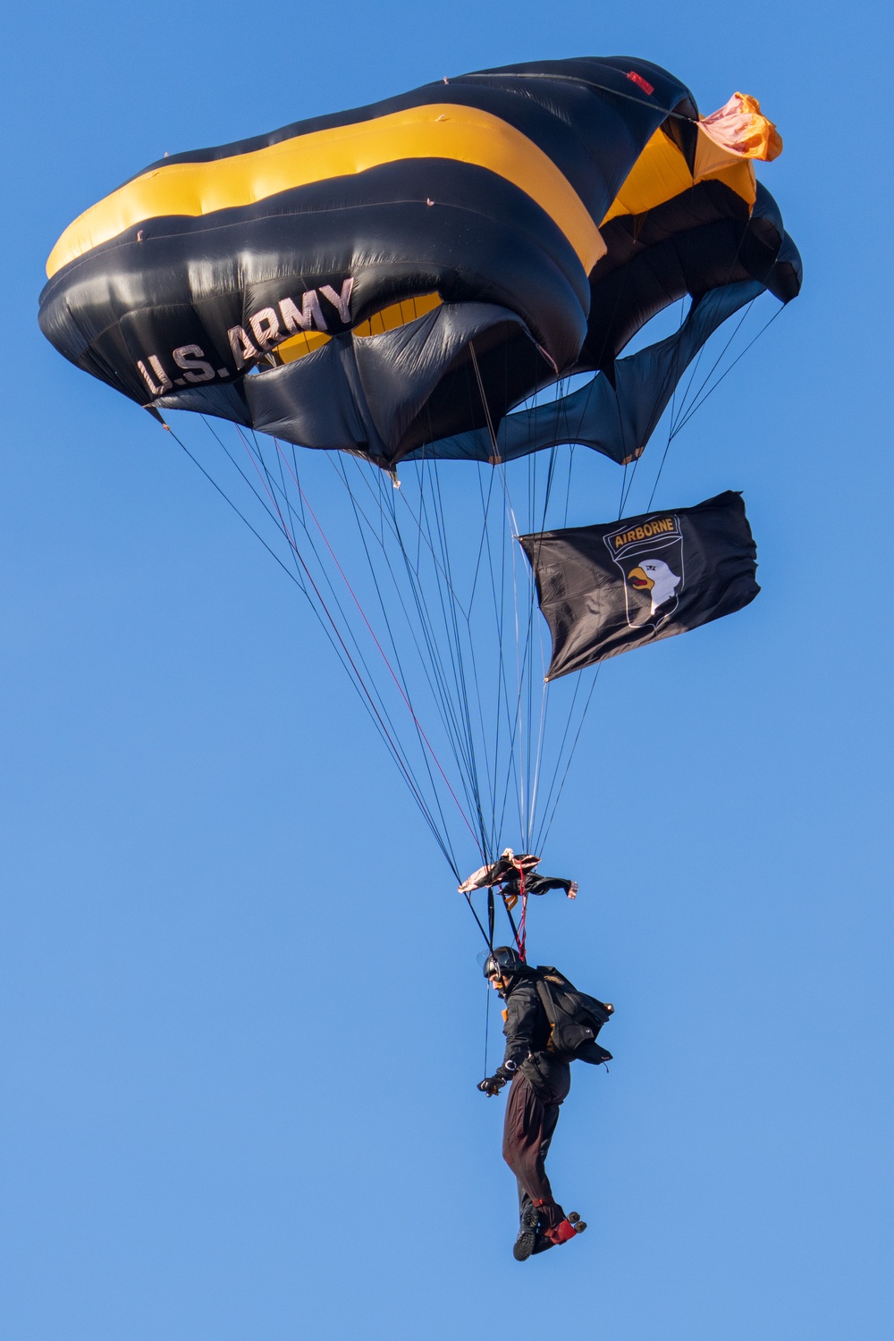 U.S. Army Golden Knights drop into 125th Army Navy Game