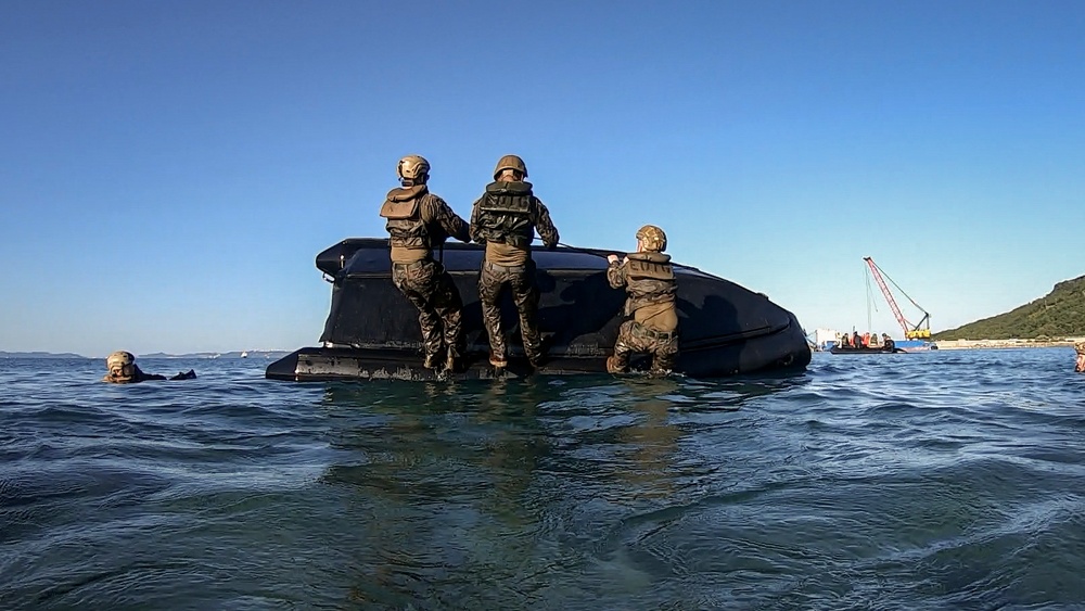 31st MEU | BLT 2/4 Small Boat Sustainment