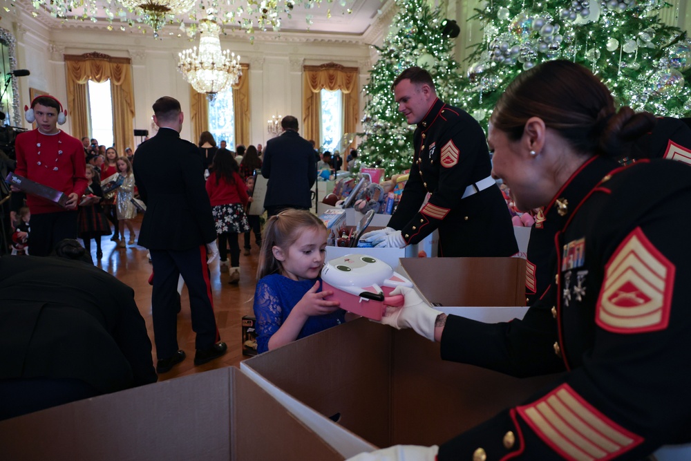 FLOTUS supports annual Toys for Tots event at White House