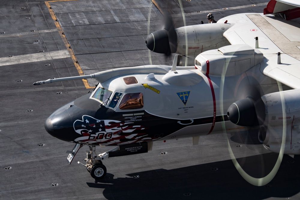 USS Carl Vinson (CVN 70) Conducts Routine Flight Operations in the Philippine Sea