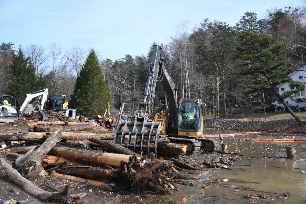 USACE collects waterway debris from Lake Lure