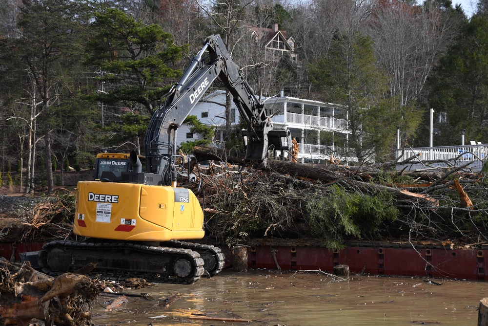 USACE collects waterway debris from Lake Lure