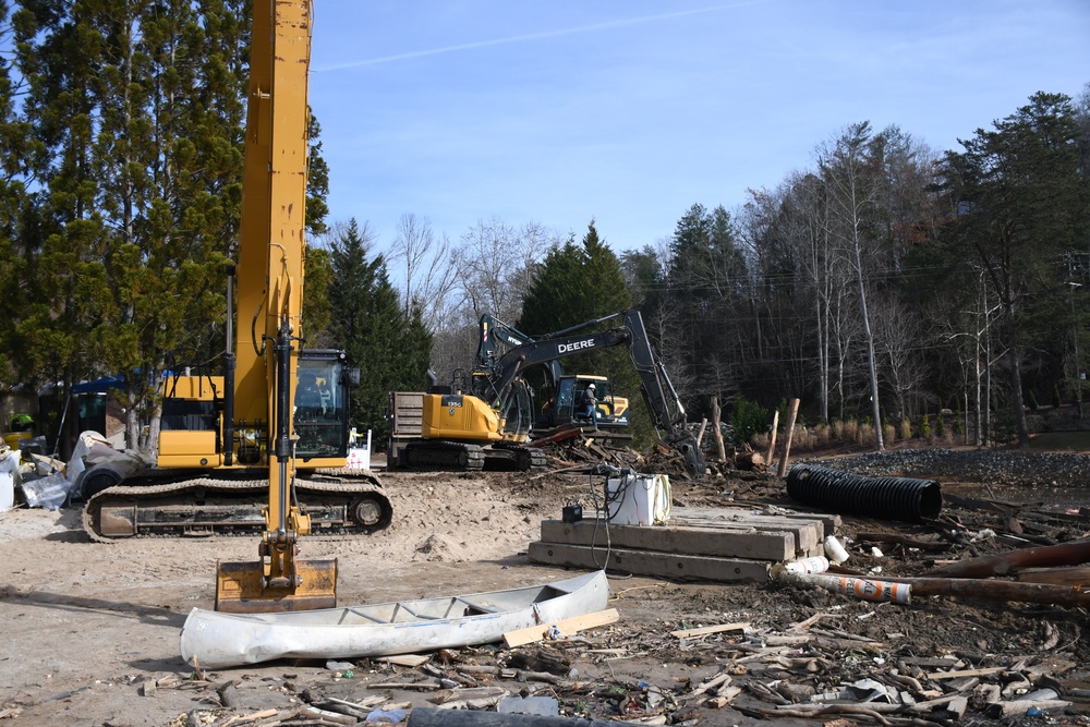 USACE collects waterway debris from Lake Lure