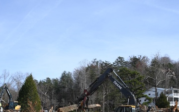 USACE collects waterway debris from Lake Lure