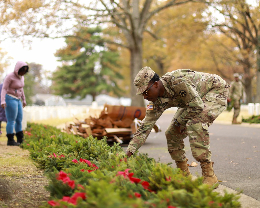 Wreaths Across America at Memphis National Cemetery