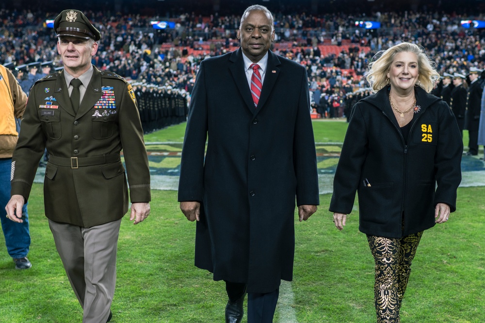 SECDEF Attends 125th Army-Navy Game