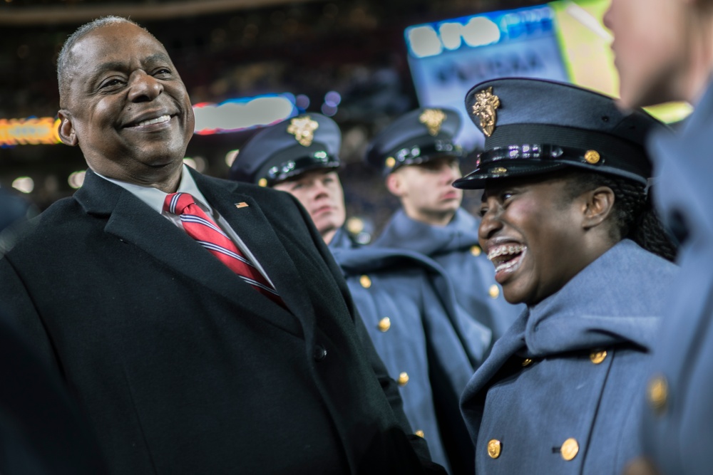 SECDEF Attends 125th Army-Navy Game