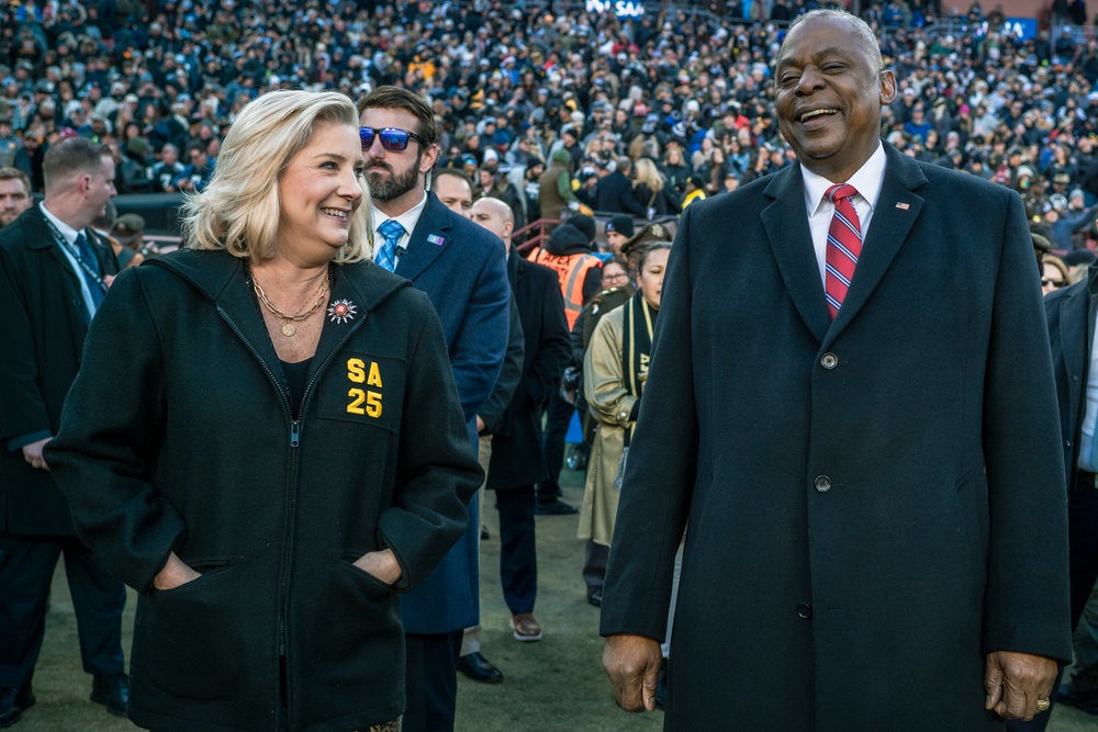 SECDEF Attends 125th Army-Navy Game