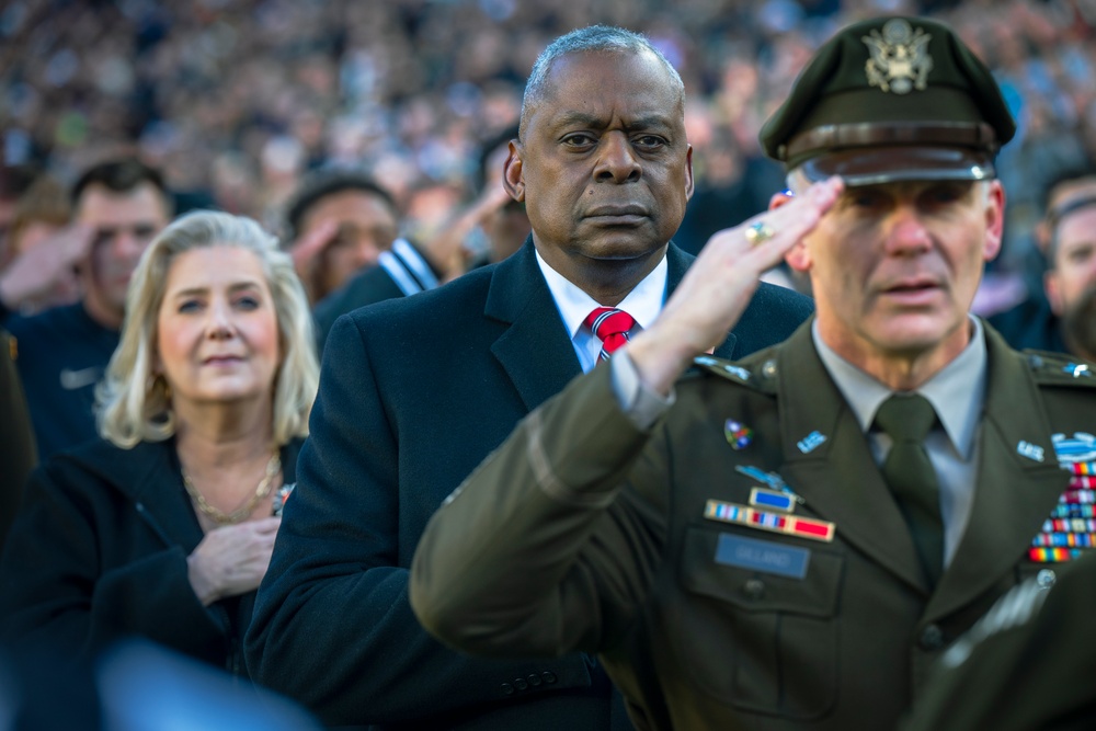 SECDEF Attends 125th Army-Navy Game