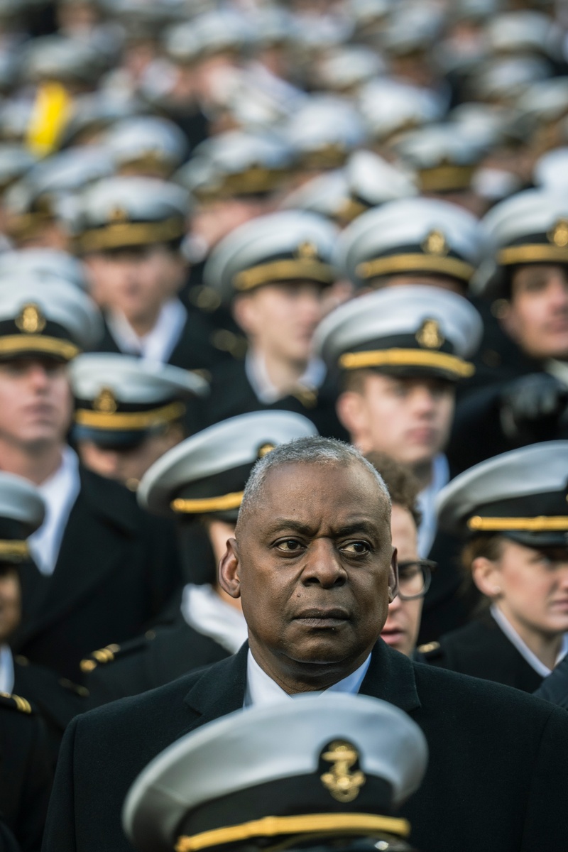 SECDEF Attends 125th Army-Navy Game