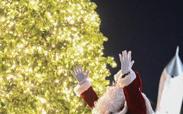 JBAB hosts annual tree lighting ceremony