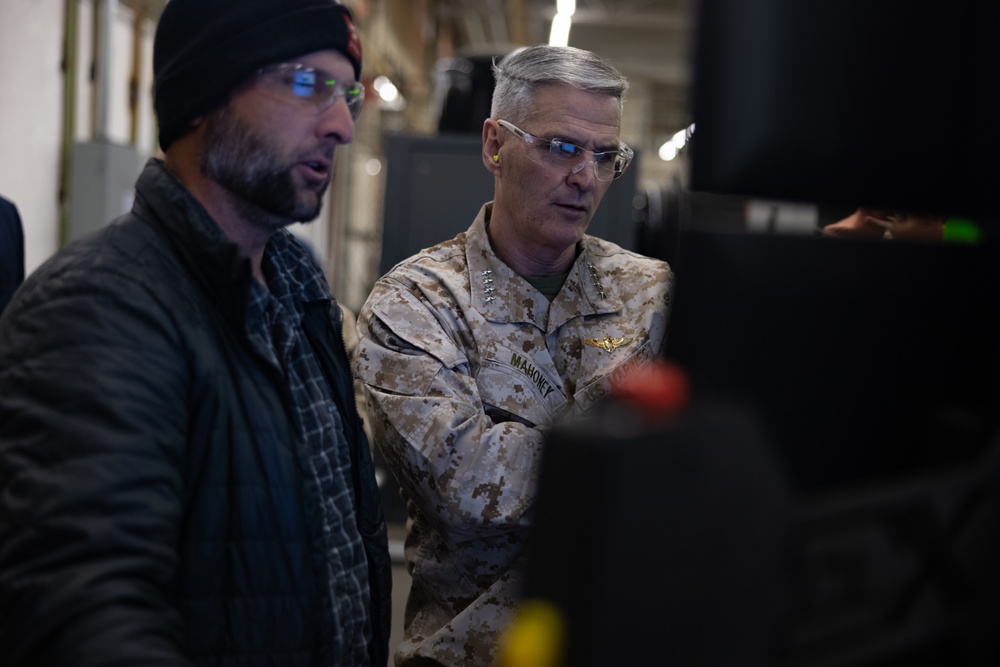 The Assistant Commandant of the Marine Corps visits MCLB Barstow