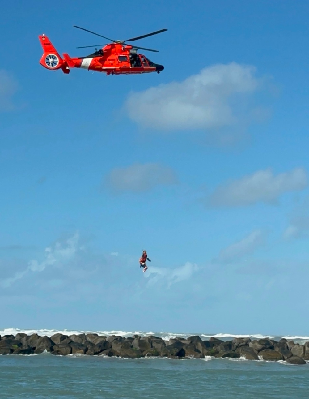 Coast Guard rescues stranded mariner off St Lucie Inlet jetty