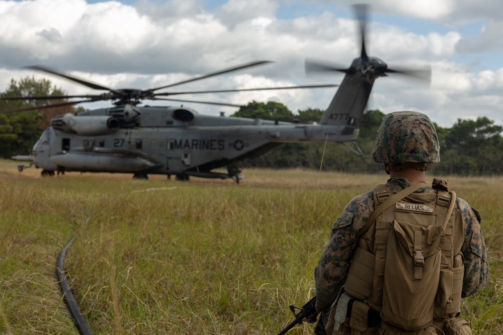 VMM-262 (Rein.) conducts Forward Arming and Refueling Point exercise