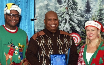 NAMRU San Antonio recognizes Civilians of the Year during All Hands/Holiday Social