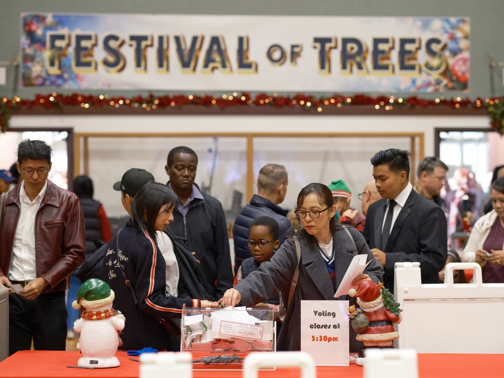 CFAY MWR Hosts Festival of Trees