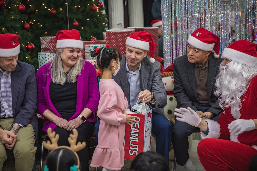 Eighth Army Senior Leaders Visit Namsan-won Orphanage