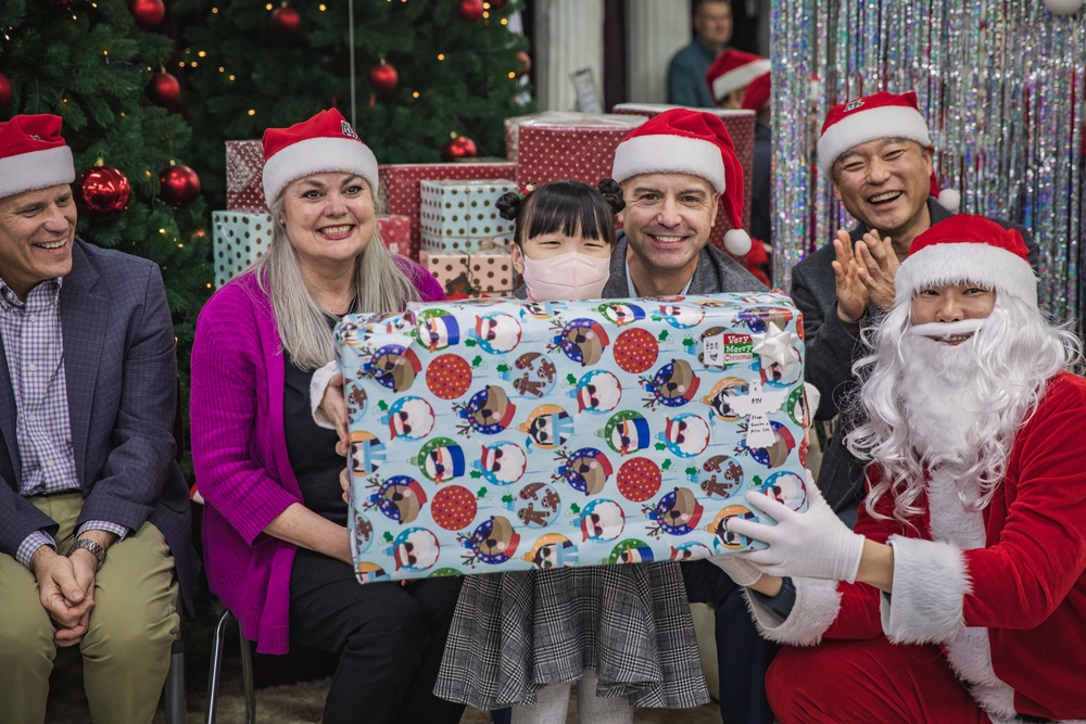 Eighth Army Senior Leaders Visit Namsan-won Orphanage