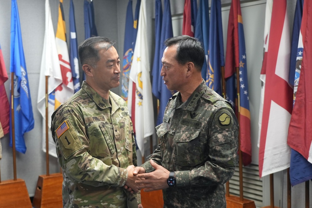 Farewell Ceremony for Col. Baek