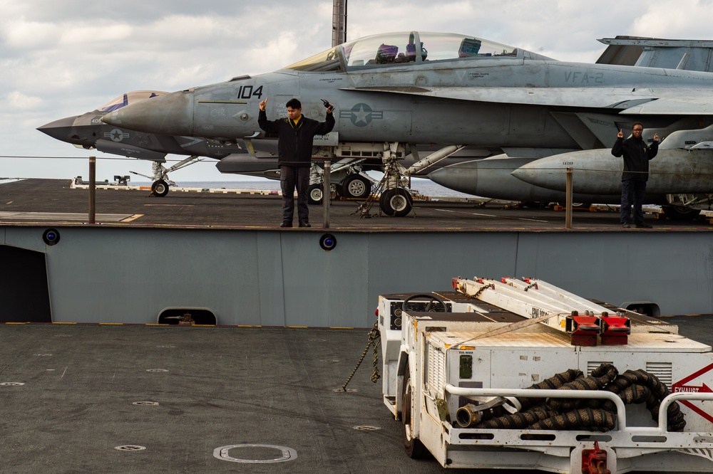 USS Carl Vinson (CVN 70) Conducts Routine Operations in the Philippine Sea