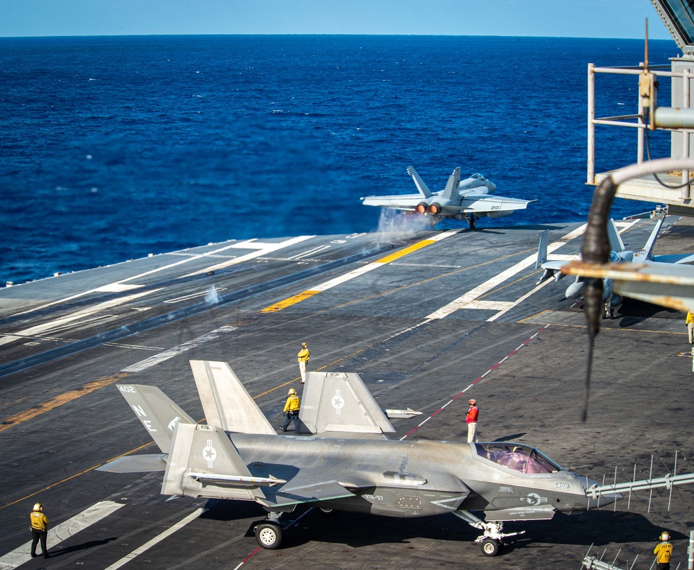 USS Carl Vinson (CVN 70) Conducts Routine Flight Operations in the Philippine Sea