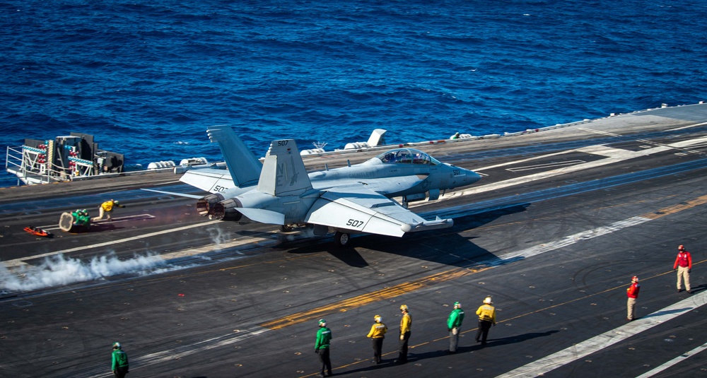 USS Carl Vinson (CVN 70) Conducts Routine Flight Operations in the Philippine Sea