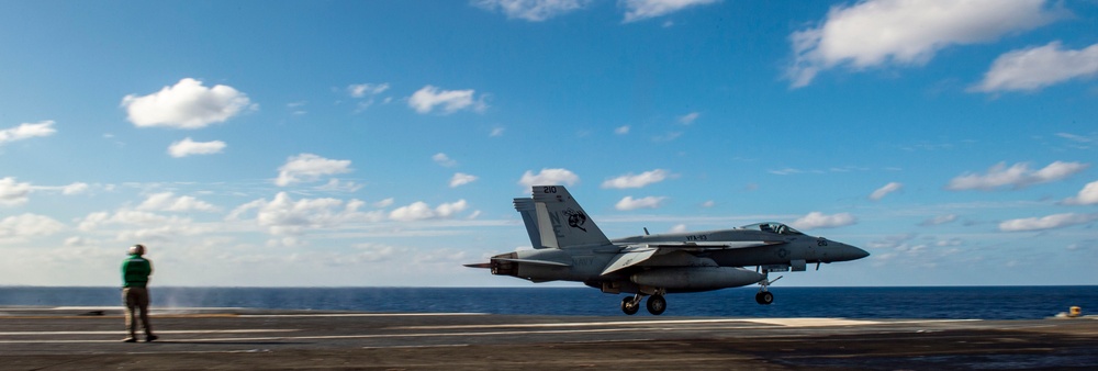 USS Carl Vinson (CVN 70) Conducts Routine Flight Operations in the Philippine Sea