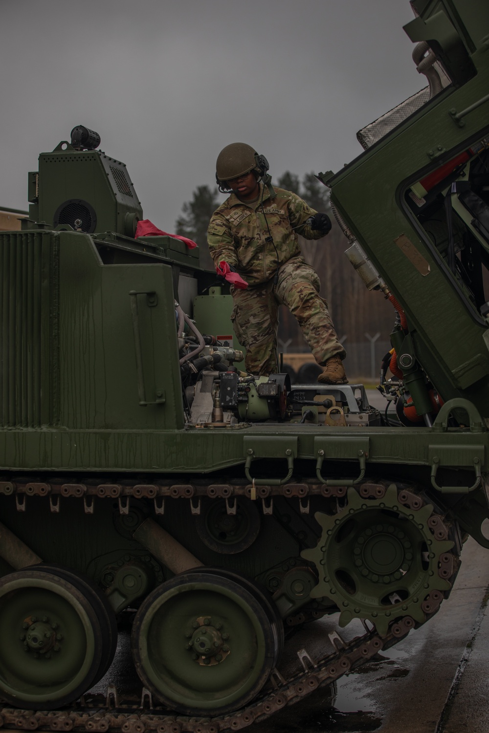 41st Field Artillery Brigade conducts maintenance on M270A2 Multiple Launch Rocket System