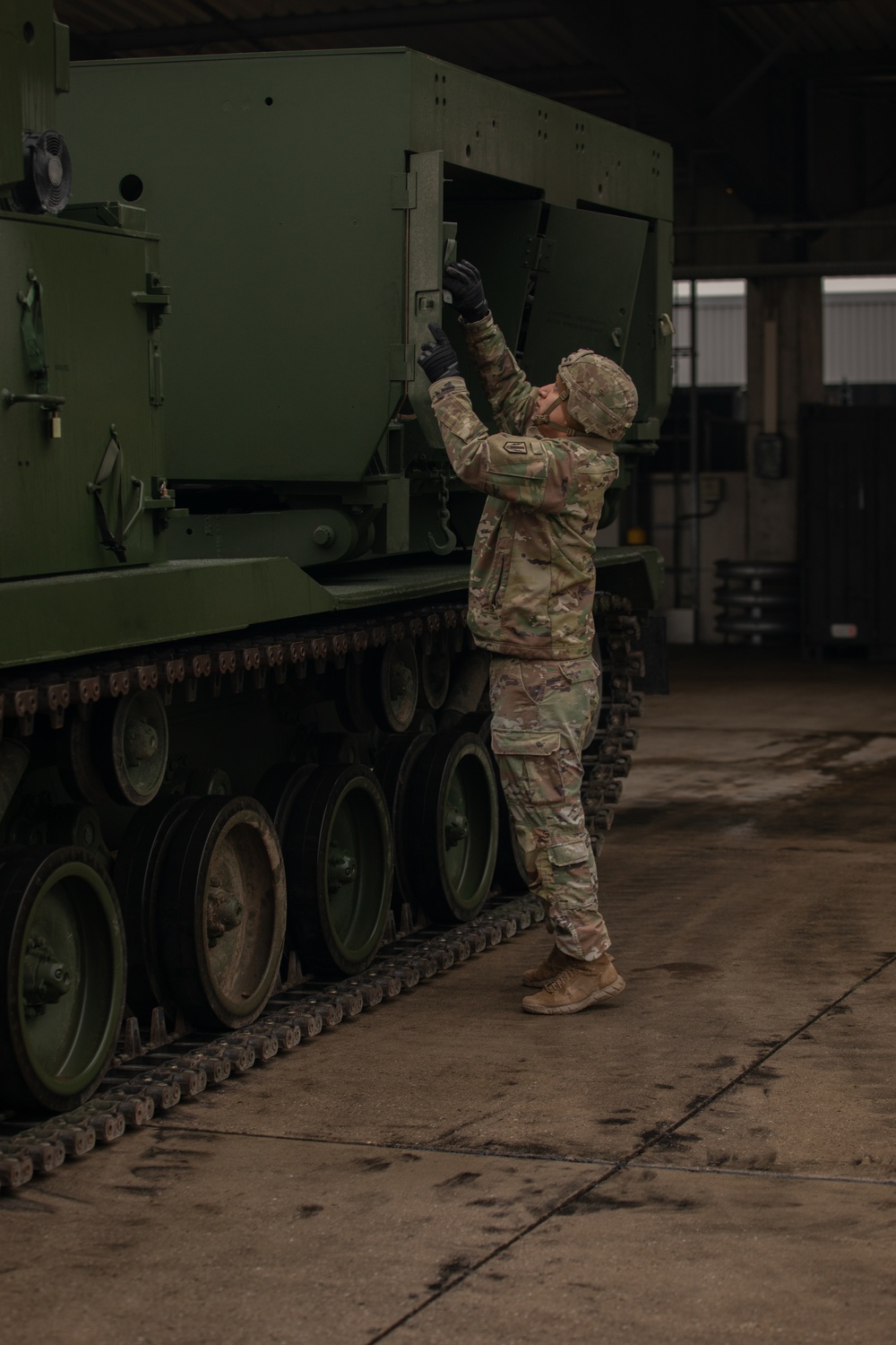 41st Field Artillery Brigade conducts maintenance on M270A2 Multiple Launch Rocket System