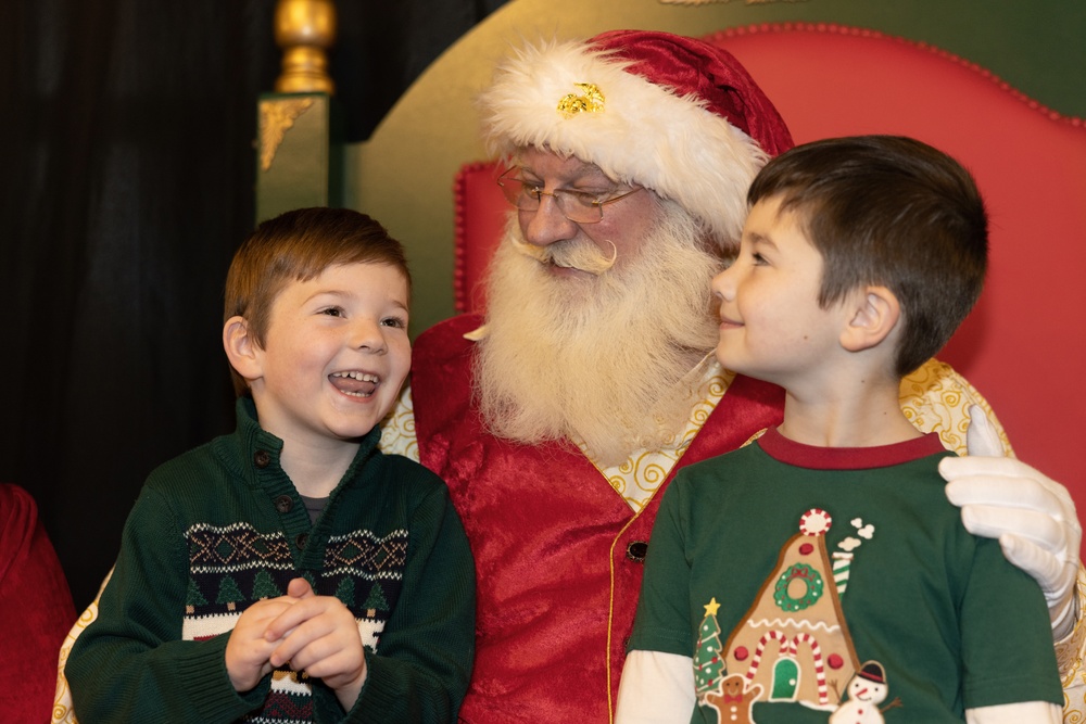 Santa brings his workshop to Quantico