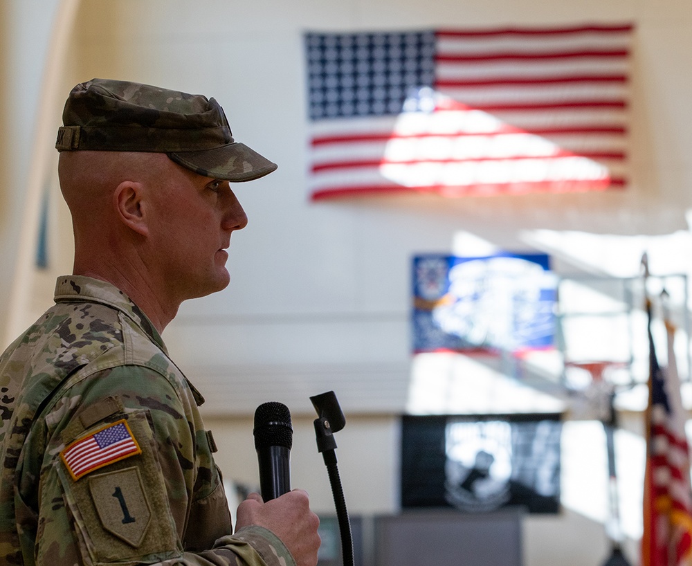 ILLINOIS ARMY NATIONAL GUARD’S 33RD IBCT HOLDS CHANGE OF RESPONSIBILITY