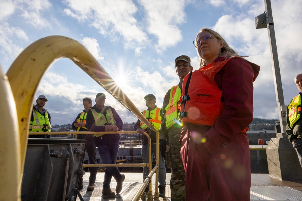 Great Lakes and Ohio River leadership visits Pittsburgh District