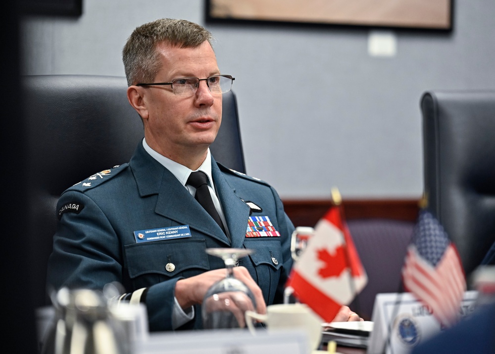 VCSAF Slife meets Canada Lt. Gen. Kenny