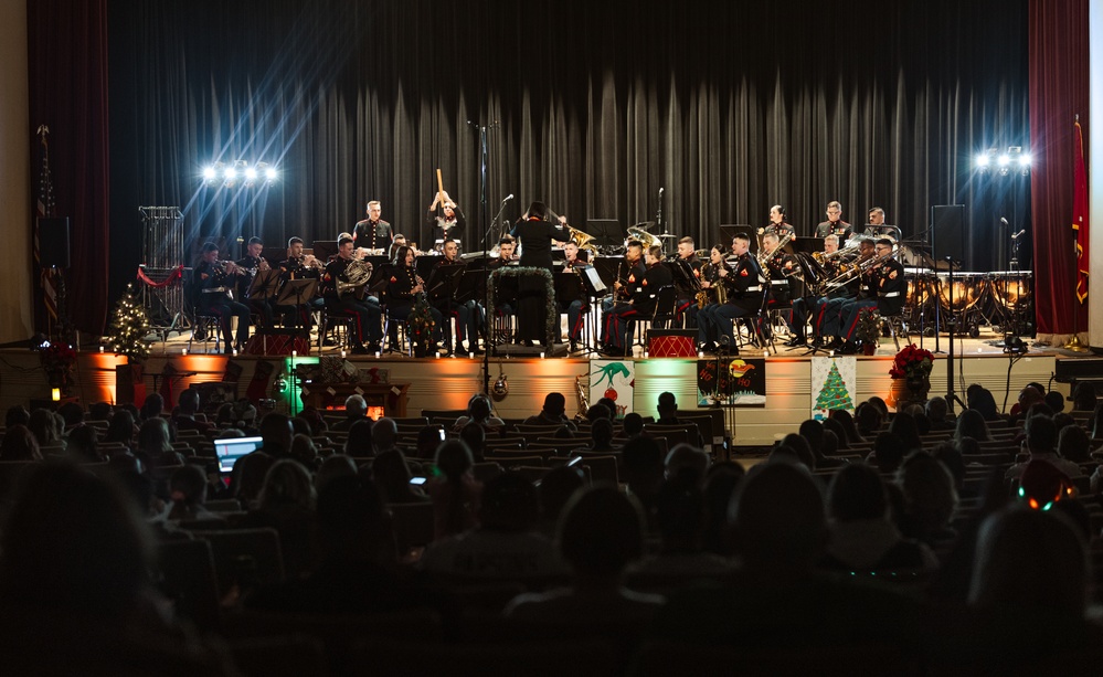 Marine families attend Annual Holiday Concert