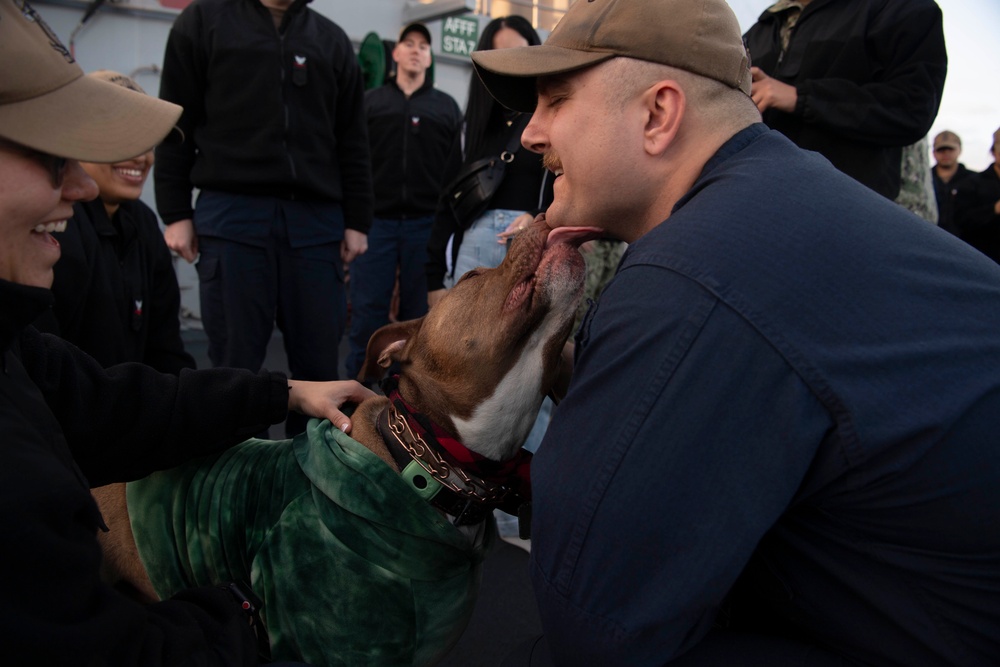 Makin Island Hosts Rescue Dogs