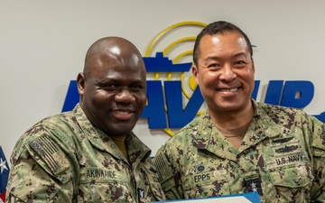 NAVSUP HQ Sailor Receives Award