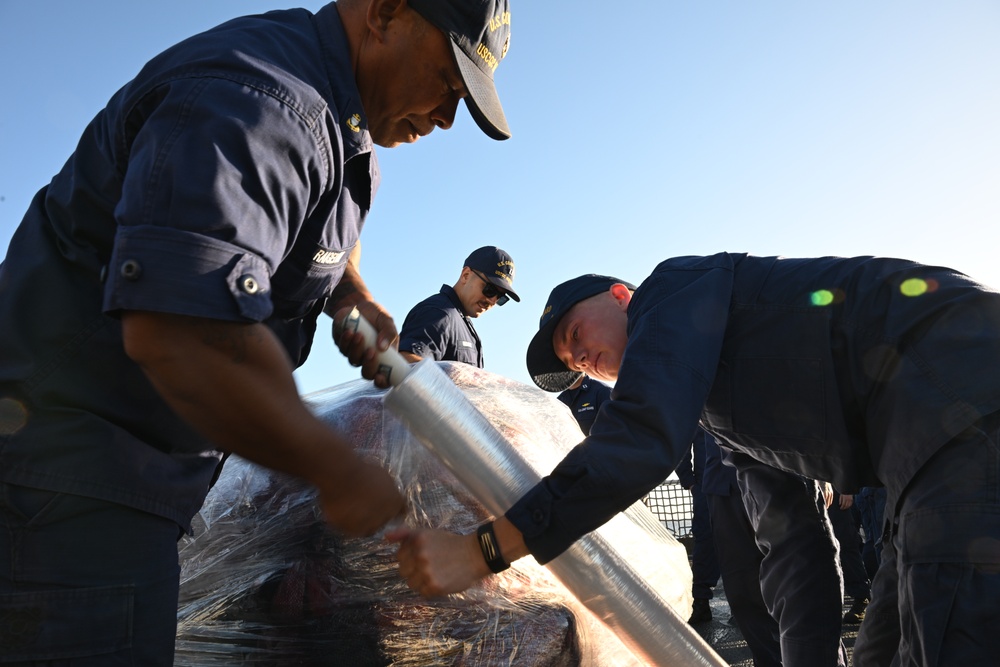 Coast Guard Cutter Venturous crew offloads approximately $4.1 million worth of marijuana in St. Petersburg