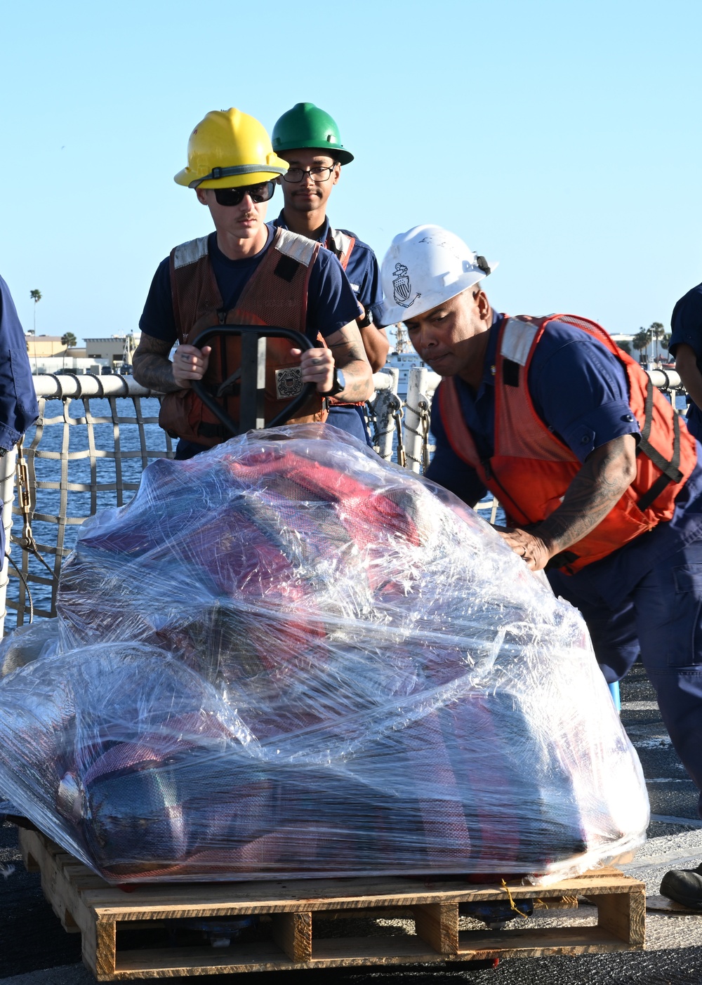 Coast Guard Cutter Venturous crew offloads approximately $4.1 million worth of marijuana in St. Petersburg