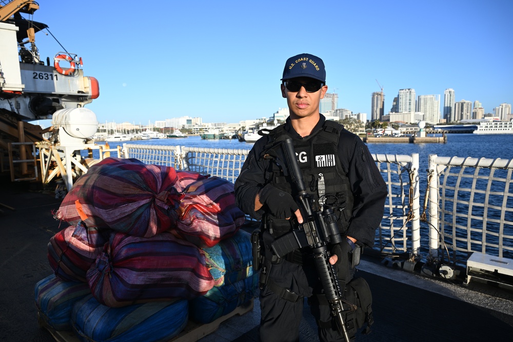 Coast Guard Cutter Venturous crew offloads approximately $4.1 million worth of marijuana in St. Petersburg