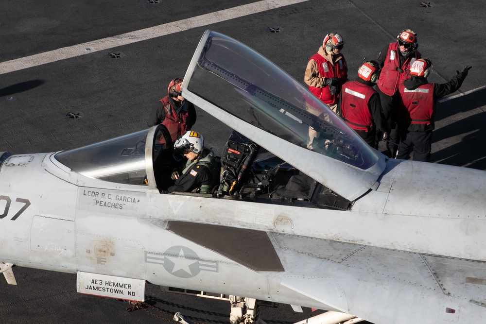 Abraham Lincoln conducts flight operations