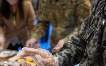 JASDF hosts annual mochi-pounding ceremony