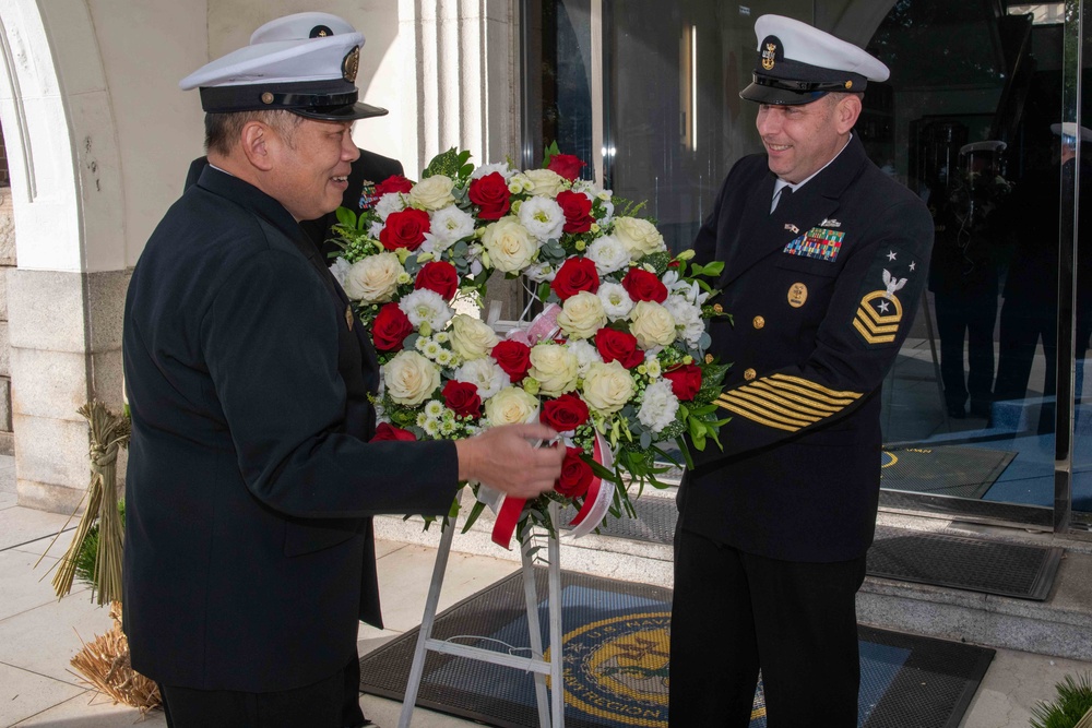 U.S. Navy Chief Petty Officers, JMSDF Chief Petty Officers Conduct Kadomatsu Exchange