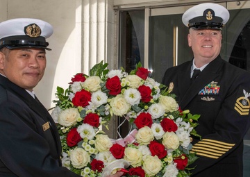 U.S. Navy Chief Petty Officers, JMSDF Chief Petty Officers Conduct Kadomatsu Exchange