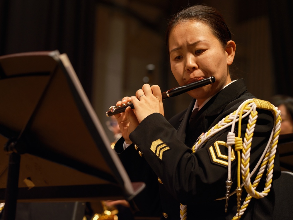 7th Fleet Band Hosts Joint Holiday Concert Celebration