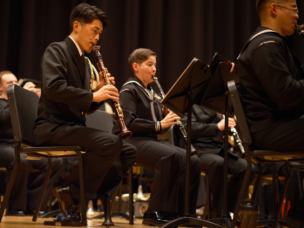 7th Fleet Band Hosts Joint Holiday Concert Celebration