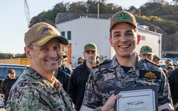 For First Time, Australian Submariner Earns US Dolphins