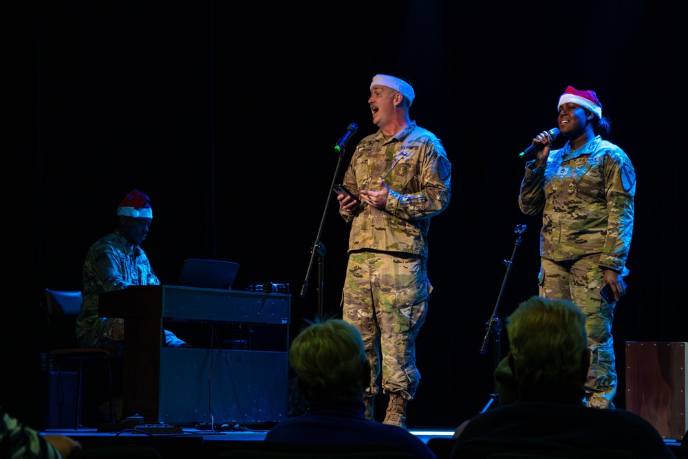 Troopers go caroling in Poland