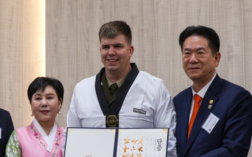 Building strong partnerships: USACE Far East District commander receives honorary Korean name