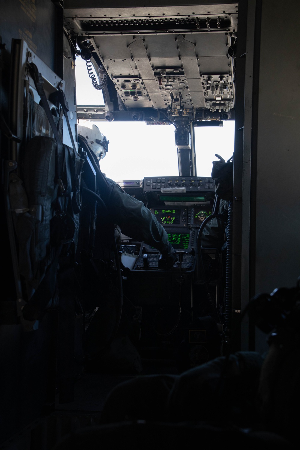 VMM-268 supports Joint-Operation Gun Raid training